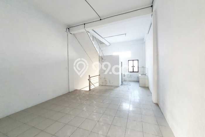 LOKASI PREMIUM! Ruko Kawasan Medan Area, Luas 225m2m², Mainroad, Area Komersial LOKASI PREMIUM! Ruko Kawasan Medan Area, Luas 225m2m², Mainroad, Area Komersial