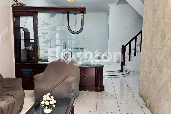 Rumah Strategis Modern Lb 180m2 di Medan Timur, Medan Rumah Strategis Modern Lb 180m2 di Medan Timur, Medan