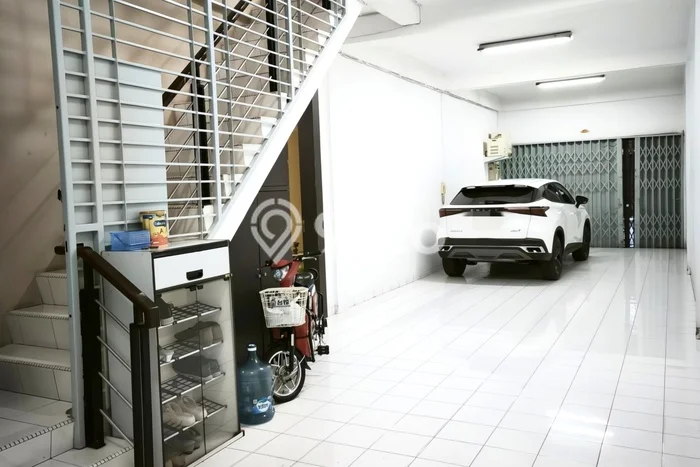 LOKASI TERBAIK! Ruko di Medan Maimun, Luas 384m2m², Jalan Strategis LOKASI TERBAIK! Ruko di Medan Maimun, Luas 384m2m², Jalan Strategis
