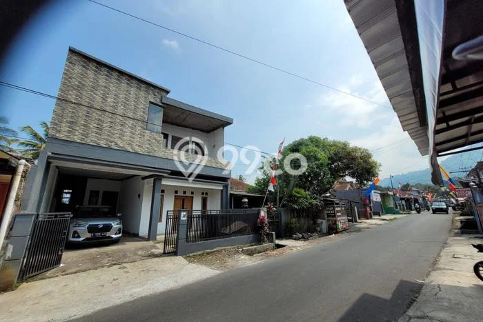 Rumah di Tarogong Kaler, Garut, LT 280m² LB 200m² Rumah di Tarogong Kaler, Garut, LT 280m² LB 200m²