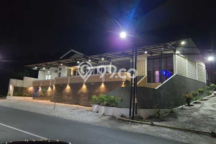 Rumah Lingkungan Nyaman di Tarogong Kaler, Garut, LT 465m2m² LB 455m2m² Rumah Lingkungan Nyaman di Tarogong Kaler, Garut, LT 465m2m² LB 455m2m²