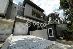 PENAWARAN EKSKLUSIF! Rumah kawasan Dago, 4 KT, Lingkungan Elite, Luas 260m² Bangunan 244m² PENAWARAN EKSKLUSIF! Rumah kawasan Dago, 4 KT, Lingkungan Elite, Luas 260m² Bangunan 244m²