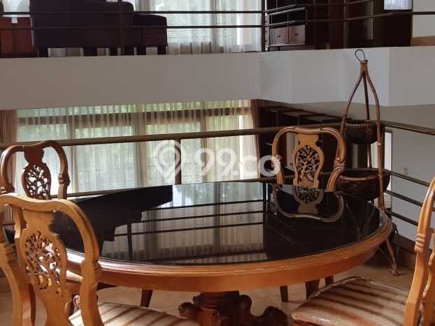 Lokasi terbaik! Rumah siap pakai dikontrakkan di Coblong LB 260m2 Lokasi terbaik! Rumah siap pakai dikontrakkan di Coblong LB 260m2