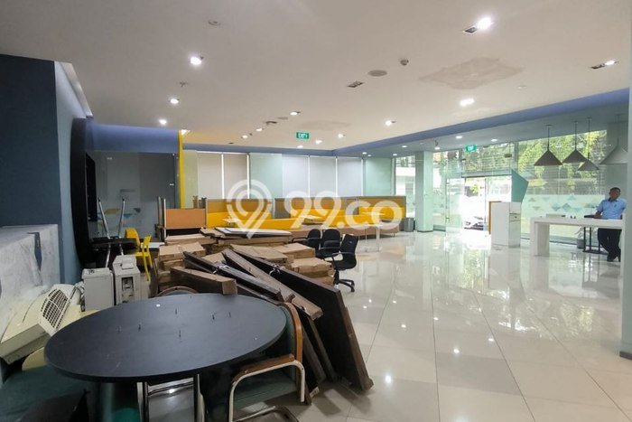 Unit Kantor Paling Strategis di Genteng Surabaya dengan LB 1500m2 Unit Kantor Paling Strategis di Genteng Surabaya dengan LB 1500m2
