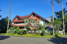 Rumah Luxury Modern Siap Huni di Pondok Indah Jakarta Selatan Rumah Luxury Modern Siap Huni di Pondok Indah Jakarta Selatan