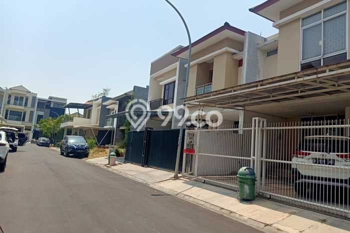 For Sale Hunian Elegan Klasik di Jakarta Utara For Sale Hunian Elegan Klasik di Jakarta Utara