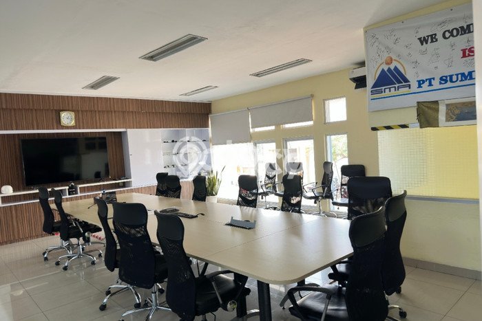 LOKASI PREMIUM! Kantor Kawasan Cakung, Luas 531m², Akses Utama LOKASI PREMIUM! Kantor Kawasan Cakung, Luas 531m², Akses Utama