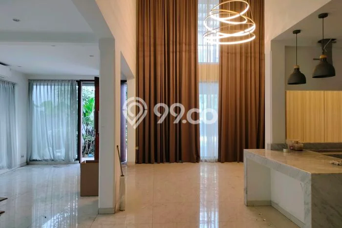 Disewakan Rumah Strategis di Kedoya LT 440m2 / LB 756m2 Kondisi Bagus Disewakan Rumah Strategis di Kedoya LT 440m2 / LB 756m2 Kondisi Bagus