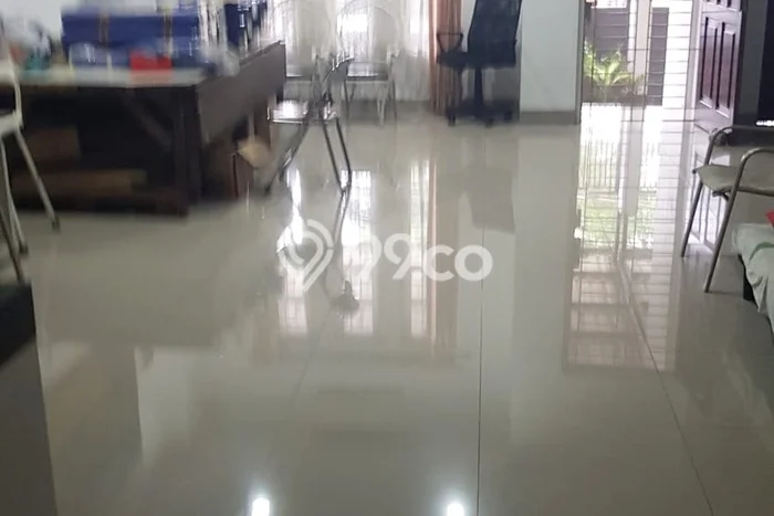 Rumah Cantik Dan Rapi 3 Lantai Sudah Shm Semi Furnished Lokasi Hadap Taman Terletak Di Komplek Pakuwon Jelambar Rumah Cantik Dan Rapi 3 Lantai Sudah Shm Semi Furnished Lokasi Hadap Taman Terletak Di Komplek Pakuwon Jelambar