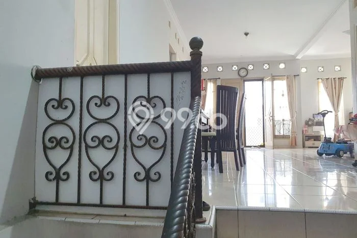 Rumah 2 Lantai Di Komplek Perumahan Puri Indah Bentuk Ngantong Posisi Di Hook Rumah 2 Lantai Di Komplek Perumahan Puri Indah Bentuk Ngantong Posisi Di Hook