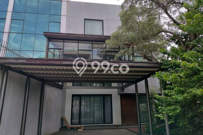 Disewakan Rumah Strategis di Kedoya LT 440m2 / LB 756m2 Kondisi Bagus Disewakan Rumah Strategis di Kedoya LT 440m2 / LB 756m2 Kondisi Bagus