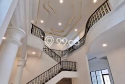 Rumah Mewah Brand New Bentuk Ngantong Ada Multi Function Room Lokasi Strategis Di Jalan Besar Tomang Rumah Mewah Brand New Bentuk Ngantong Ada Multi Function Room Lokasi Strategis Di Jalan Besar Tomang
