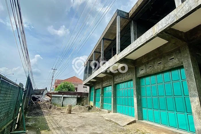 Unit Gudang Paling Strategis di Teras Boyolali dengan LB 1200m2 Unit Gudang Paling Strategis di Teras Boyolali dengan LB 1200m2