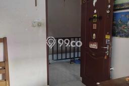 Lokasi terbaik! Rumah siap pakai dikontrakkan di Menteng LB 90m2 Lokasi terbaik! Rumah siap pakai dikontrakkan di Menteng LB 90m2