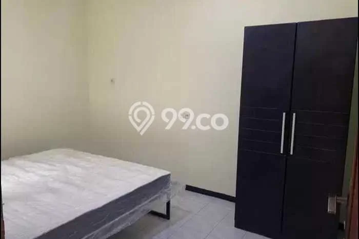PENAWARAN EKSKLUSIF! Rumah di Galaxy, 2 KT, Lingkungan Elite, LT 135m2m² LB 100m2m² PENAWARAN EKSKLUSIF! Rumah di Galaxy, 2 KT, Lingkungan Elite, LT 135m2m² LB 100m2m²