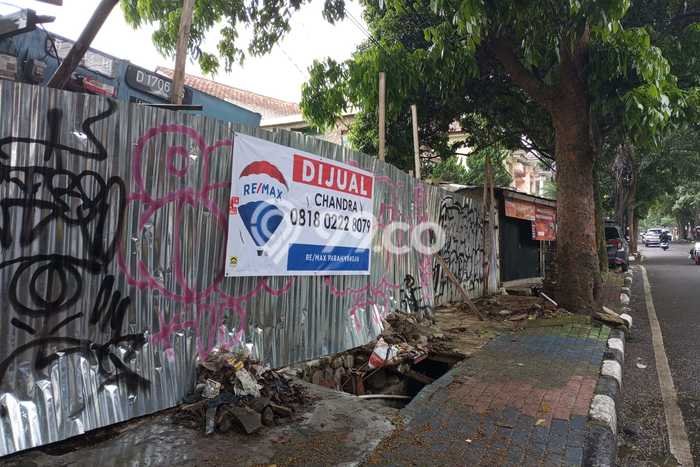 LOKASI STRATEGIS! Tanah Kawasan , Luas 179m2m², Kawasan Berkembang, Cocok untuk Investasi LOKASI STRATEGIS! Tanah Kawasan , Luas 179m2m², Kawasan Berkembang, Cocok untuk Investasi