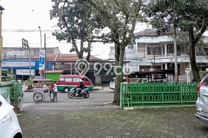 Ruko Dijual di Prime Area Bandung Luas 300m2 Ruko Dijual di Prime Area Bandung Luas 300m2