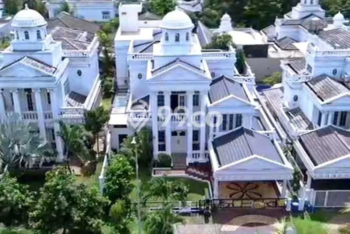 Rumah Luxury Modern Tanpa Renovasi di Legenda Wisata Bogor Rumah Luxury Modern Tanpa Renovasi di Legenda Wisata Bogor