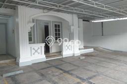 Rumah Asri LB 200m² View Kota di Cibubur, Bogor Rumah Asri LB 200m² View Kota di Cibubur, Bogor
