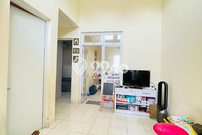Rumah Modern 2 KT LT 105m2 di Kota Legenda Rumah Modern 2 KT LT 105m2 di Kota Legenda