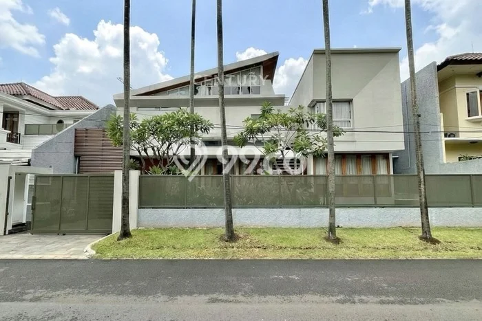 Hunian Modern dengan LT 560m2 & LB 643m2 Disewakan di Pondok Indah Hunian Modern dengan LT 560m2 & LB 643m2 Disewakan di Pondok Indah