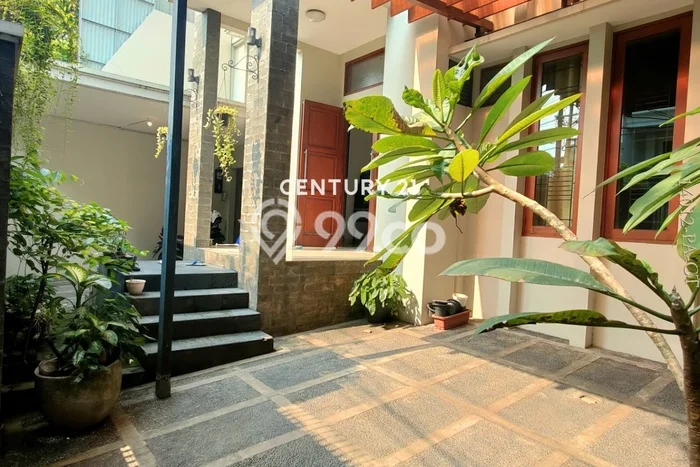 Rumah 4 Kamar Siap Huni Dikontrakkan di Kebayoran Baru Harga Kompetitif Rumah 4 Kamar Siap Huni Dikontrakkan di Kebayoran Baru Harga Kompetitif