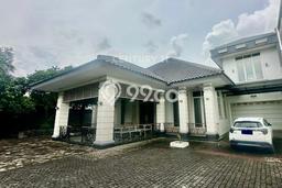 Ready to Use! Luxury House LT 1390m2 Desain Modern di Pondok Labu Ready to Use! Luxury House LT 1390m2 Desain Modern di Pondok Labu