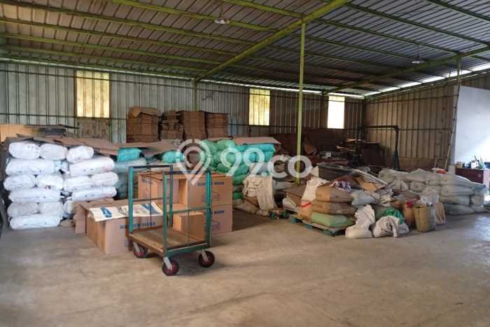 Pabrik untuk disewa di Sepatan punya LT 1700m2 & LB 800m2 harga sewa kompetitif Pabrik untuk disewa di Sepatan punya LT 1700m2 & LB 800m2 harga sewa kompetitif