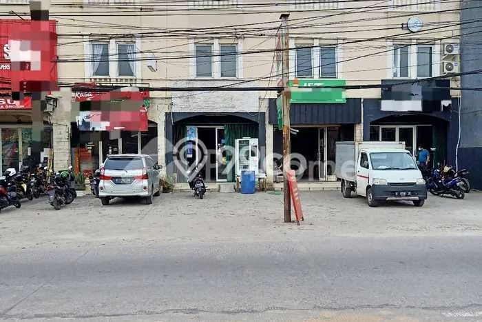 Ruko Dijual di Pekayon Bekasi dengan Luas Bangunan 219m2 Ruko Dijual di Pekayon Bekasi dengan Luas Bangunan 219m2