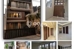 Ready to Use! Luxury House LT 135m2 Desain Modern di Galaxy Ready to Use! Luxury House LT 135m2 Desain Modern di Galaxy