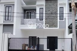 Hunian Mewah LB 120m2 Siap Huni Desain Elegan di Pakuwon City, Surabaya Hunian Mewah LB 120m2 Siap Huni Desain Elegan di Pakuwon City, Surabaya