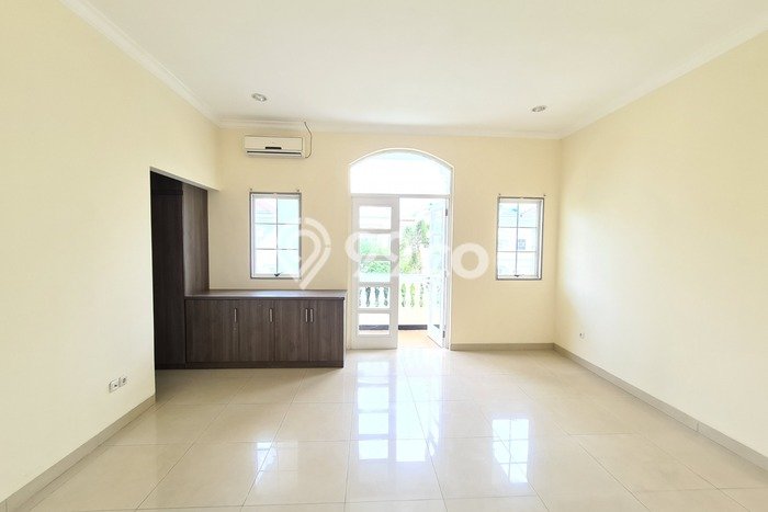 Rumah Disewakan Jakarta Utara LT 300m2 LB 300m2 Area Pantai Indah Kapuk Rumah Disewakan Jakarta Utara LT 300m2 LB 300m2 Area Pantai Indah Kapuk