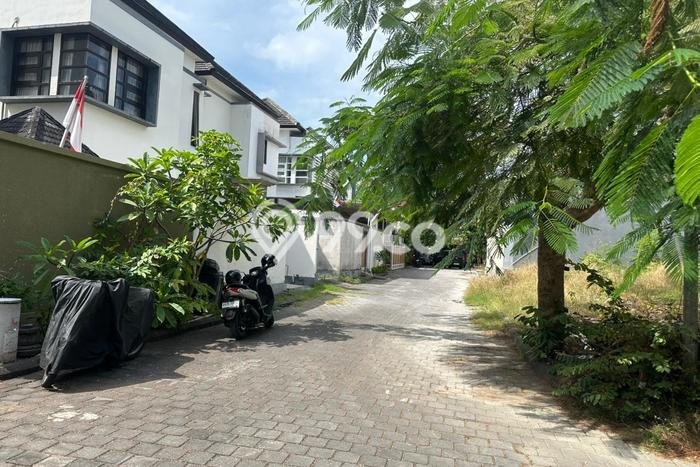 Rumah Luas Asri 3 KT Siap Pakai di Benoa Badung Rumah Luas Asri 3 KT Siap Pakai di Benoa Badung