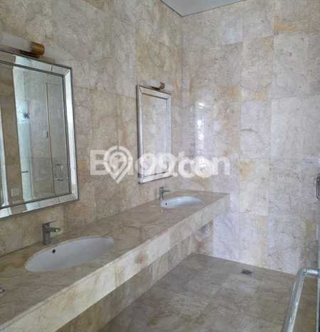 HARGA MENARIK! Vila Kawasan , Ukuran 450m2m², Kawasan Tenang dan aman HARGA MENARIK! Vila Kawasan , Ukuran 450m2m², Kawasan Tenang dan aman