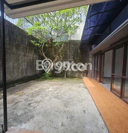 Rumah Disewakan Denpasar LT 164m2 LB 135m2 Area Renon Rumah Disewakan Denpasar LT 164m2 LB 135m2 Area Renon