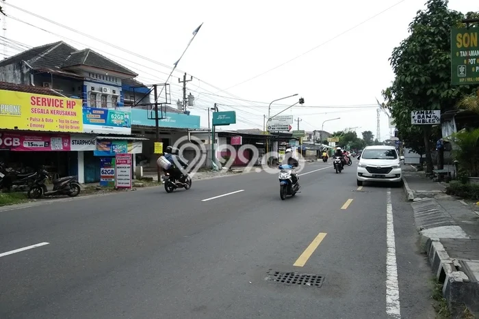 Ruko disewakan lokasi strategis Umbulharjo Yogyakarta 450m2 Ruko disewakan lokasi strategis Umbulharjo Yogyakarta 450m2