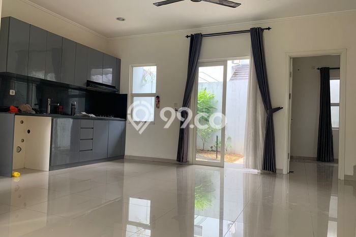 Rumah Luas Asri 3 KT Siap Huni di Suvarna Sutera Tangerang Rumah Luas Asri 3 KT Siap Huni di Suvarna Sutera Tangerang