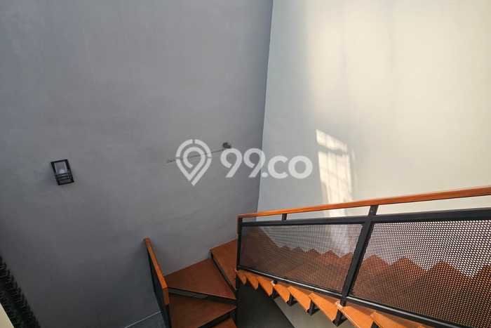 Jual Rumah Bagus Siap Huni LB 100m2 di BSD, Tangerang Selatan Jual Rumah Bagus Siap Huni LB 100m2 di BSD, Tangerang Selatan