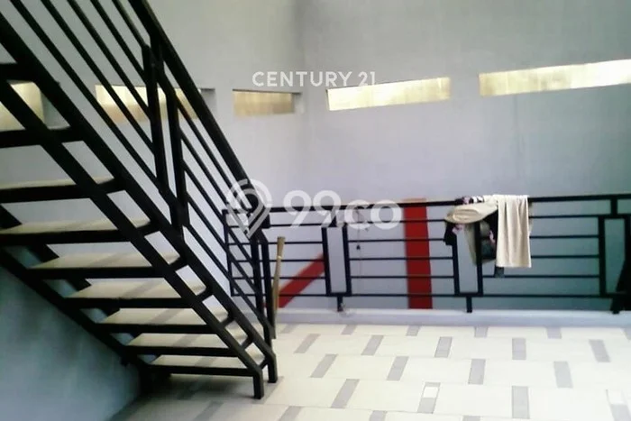 Ruko Dijual Lokasi Emas di Ciputat Luas 180m2 Ruko Dijual Lokasi Emas di Ciputat Luas 180m2
