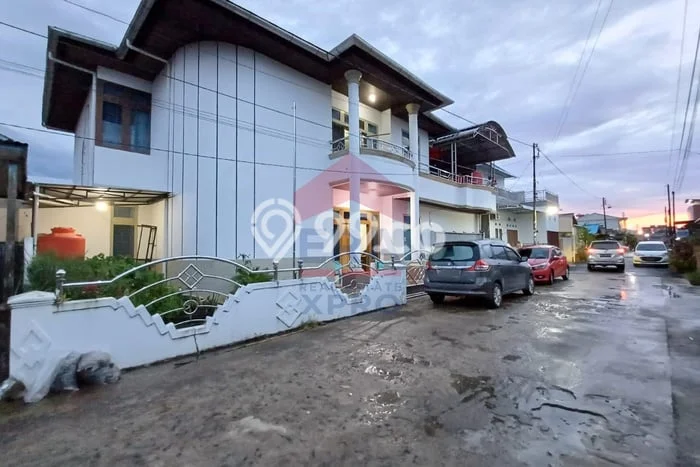 Rumah Modern 4 Kamar LT 300m2 di Sungai Raya Rumah Modern 4 Kamar LT 300m2 di Sungai Raya