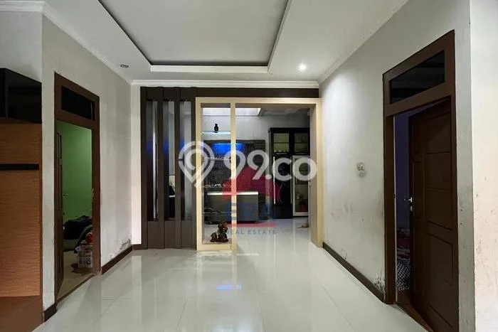 Rumah Strategis Pontianak Kota, Pontianak, Luas 197m2m² LB 180m2m² Rumah Strategis Pontianak Kota, Pontianak, Luas 197m2m² LB 180m2m²