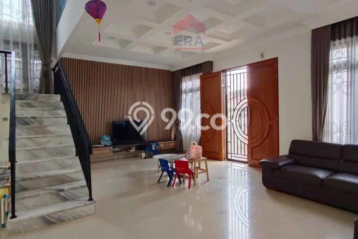 PROPERTI UNGGULAN! Rumah Premium area Pontianak Selatan, Luas 350m2m² Bangunan 368m2m² PROPERTI UNGGULAN! Rumah Premium area Pontianak Selatan, Luas 350m2m² Bangunan 368m2m²
