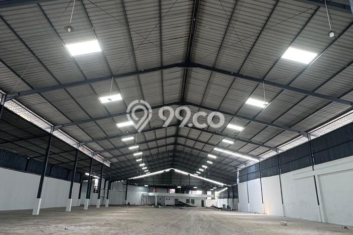 Disewakan Gudang Strategis Kawasan Kalianak, Luas 3000m2m², Jalan Utama Disewakan Gudang Strategis Kawasan Kalianak, Luas 3000m2m², Jalan Utama