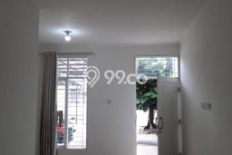 PRIME LOCATION! Rumah area Taman Surya, 3 KT, Lingkungan Strategis, LT 90m² Bangunan 165m² PRIME LOCATION! Rumah area Taman Surya, 3 KT, Lingkungan Strategis, LT 90m² Bangunan 165m²