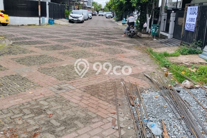 Hunian Mewah LB 180m2 Siap Huni Desain Elegan di Taman Surya, Jakarta Barat Hunian Mewah LB 180m2 Siap Huni Desain Elegan di Taman Surya, Jakarta Barat