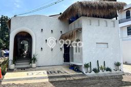 Vila Kawasan , Area 320m2m², Lingkungan Nyaman Vila Kawasan , Area 320m2m², Lingkungan Nyaman