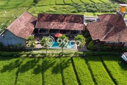 Rumah Elit LB 1000m2 Siap Pakai Desain Elegan di canggu, Badung Rumah Elit LB 1000m2 Siap Pakai Desain Elegan di canggu, Badung
