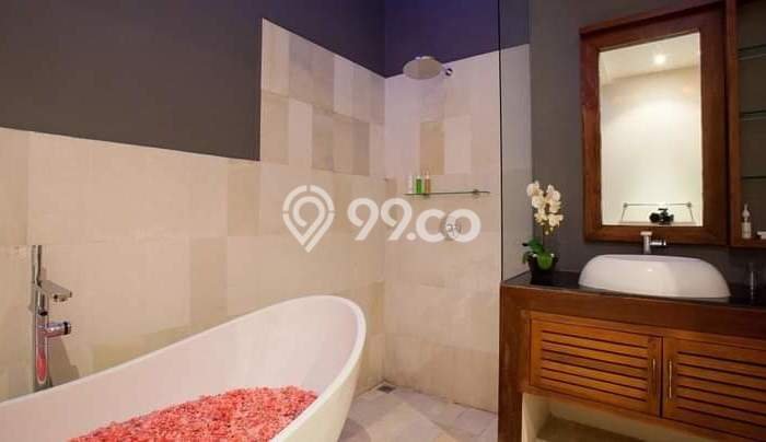 For Sale! Premium House LT 1100m2 Desain Elegan di Seminyak For Sale! Premium House LT 1100m2 Desain Elegan di Seminyak