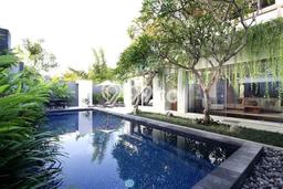 For Sale! Luxury House LT 435m2 Desain Modern di Kedonganan For Sale! Luxury House LT 435m2 Desain Modern di Kedonganan