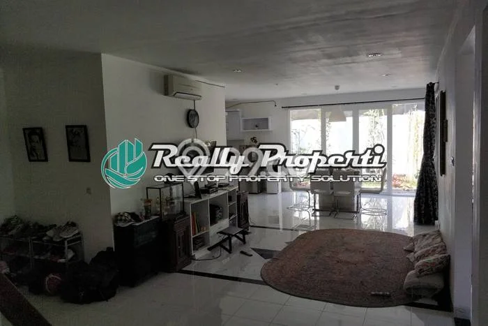 Rumah Luxury Modern Tanpa Renovasi di Bambu Apus Jakarta Timur Rumah Luxury Modern Tanpa Renovasi di Bambu Apus Jakarta Timur
